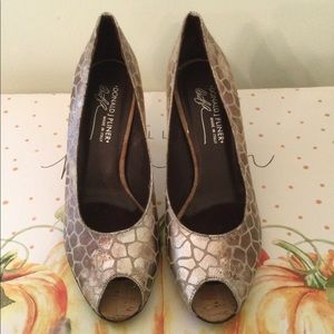 ”Donald Pliner” Heels Size 6.5 :$14